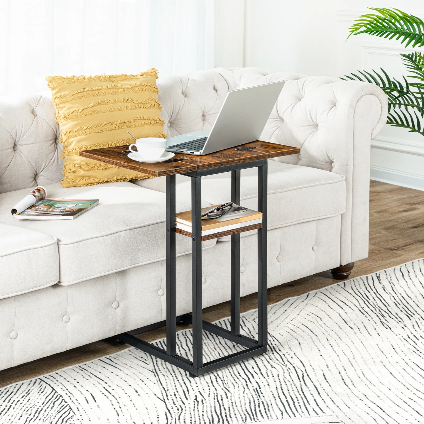 C-Form Side Table